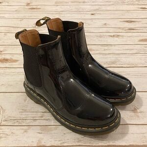 Dr. Martens 2976 Chelsea Boot (Women) Black Glossy Paten Lamper Leather Size 8